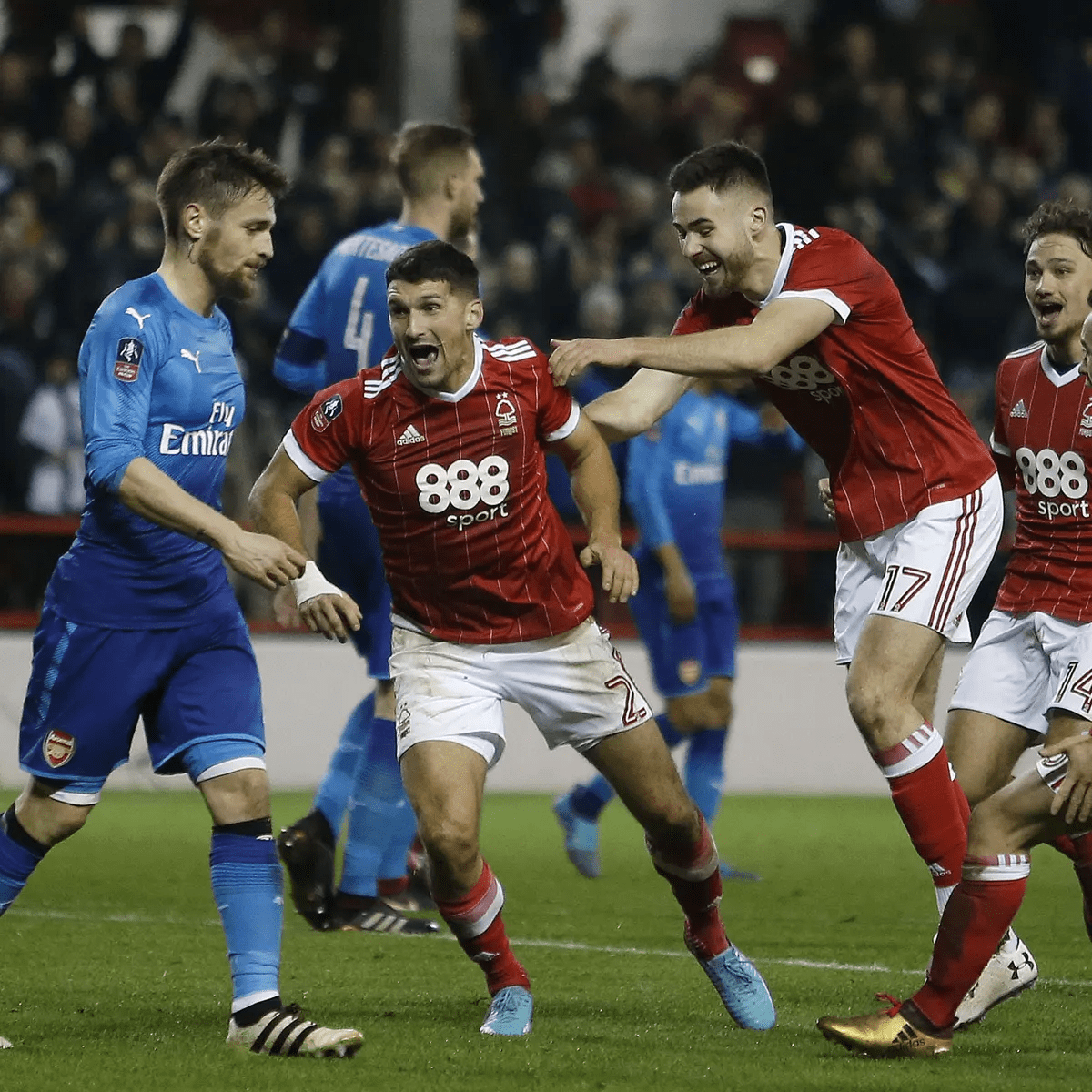 激烈的西部 激烈的西部